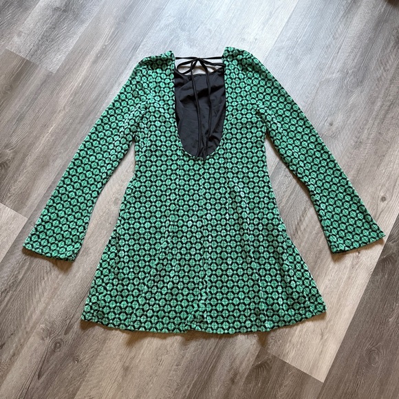 CIDER Round Neck Retro Geometric Tie Back Mini Dress - Picture 6 of 9